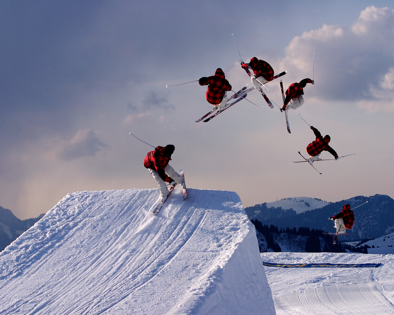 Freestyle_skiing_jump2.jpeg